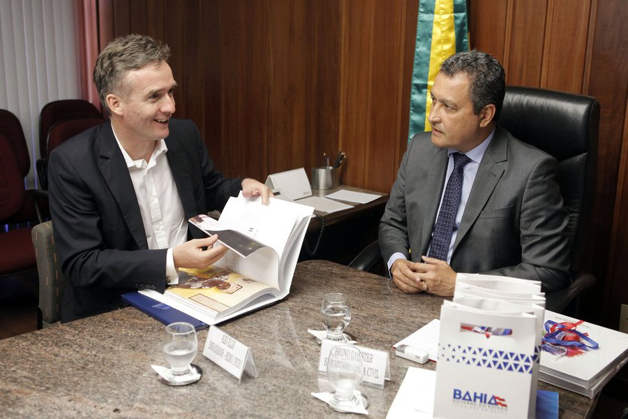 Reinuão com embaixador do Reino Unido no Brasil Fotos: Pedro Moraes/GOVBA (Foto: Romulo Faro) Reinuão com embaixador do Reino Unido no Brasil Fotos: Pedro Moraes/GOVBA