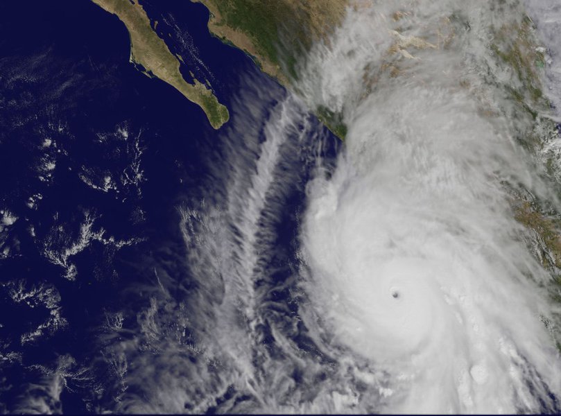 This visible image of Hurricane Patricia was taken from NOAA's GOES-West satellite at 1745 UTC (1:45 p.m. EDT) as it headed for landfall along the western coast of Mexico. Credits: NASA/NOAA GOES Project (Foto: Paulo Emílio) This visible image of Hurricane Patricia was taken from NOAA's GOES-West satellite at 1745 UTC (1:45 p.m. EDT) as it headed for landfall along the western coast of Mexico. Credits: NASA/NOAA GOES Project