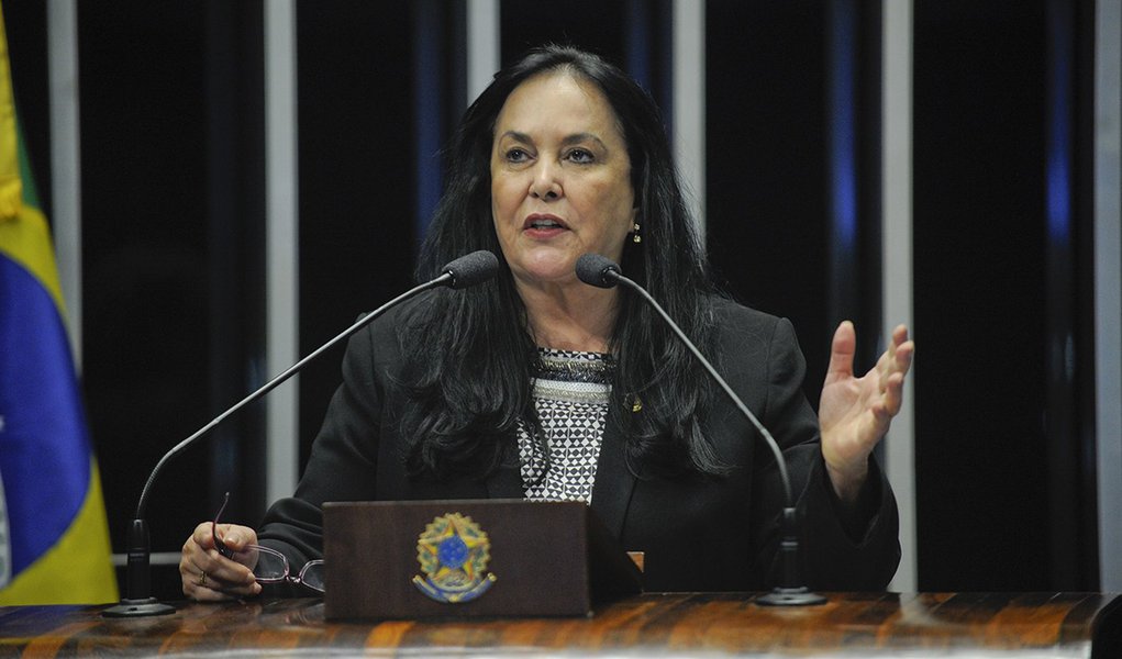 Plenário do Senado Federal durante sessão deliberativa ordinária. Em discurso, senadora Rose de Freitas (PMDB-ES). Foto: Jefferson Rudy/Agência Senado (Foto: Paulo Emílio) Plenário do Senado Federal durante sessão deliberativa ordinária. Em discurso, senadora Rose de Freitas (PMDB-ES). Foto: Jefferson Rudy/Agência Senado