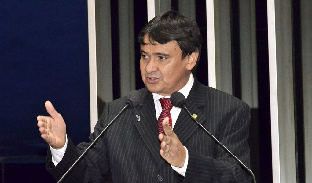 Em discurso na tribuna do Senado, senador Wellington Dias (PT-PI). (Foto: Voney Malta) Em discurso na tribuna do Senado, senador Wellington Dias (PT-PI).