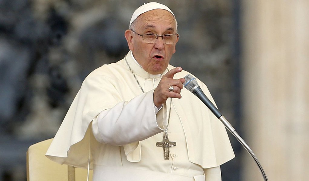Papa Francisco discursa durante audiência na Praça São Pedro, no Vaticano. 14/06/2015 REUTERS/Giampiero Sposito (Foto: Paulo Emílio) Papa Francisco discursa durante audiência na Praça São Pedro, no Vaticano. 14/06/2015 REUTERS/Giampiero Sposito