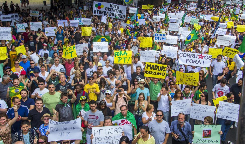 MANIFESTAÇÃO/FORA DILMA (Foto: Paulo Emílio) MANIFESTAÇÃO/FORA DILMA