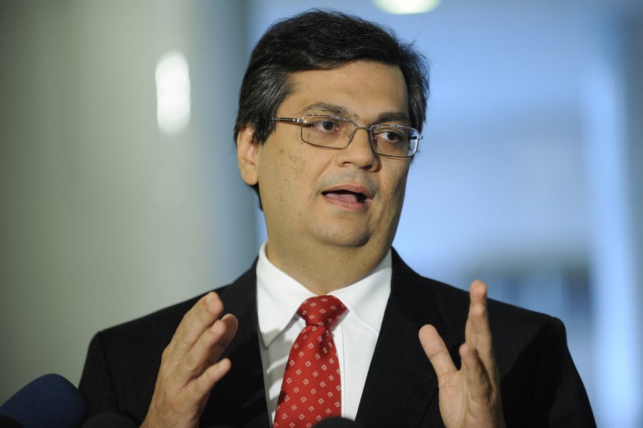 Presidente da Embratur, Flavio Dino, durante entrevista no Palácio do Planalto sobre a redução dos preços dos hotéis no RJ para o Rio+20 (Foto: Leonardo Lucena) Presidente da Embratur, Flavio Dino, durante entrevista no Palácio do Planalto sobre a redução dos preços dos hotéis no RJ para o Rio+20