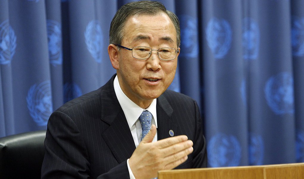 Press Conference: UN Secretary-General Ban Ki-moon, accompanied by John Holmes, Under-Secretary-General for Humanitarian Affairs and Emergency Relief Coordinator, to brief on the situation in Myanmar. (Foto: Paulo Emílio) Press Conference: UN Secretary-General Ban Ki-moon, accompanied by John Holmes, Under-Secretary-General for Humanitarian Affairs and Emergency Relief Coordinator, to brief on the situation in Myanmar.
