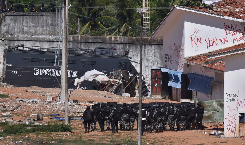 Tropa de choque entra em presídio de Alcaçuz em Natal. 18/1/2017. REUTERS/Josemar Gonçalves (Foto: Jose Carlos de Assis) Tropa de choque entra em presídio de Alcaçuz em Natal. 18/1/2017. REUTERS/Josemar Gonçalves