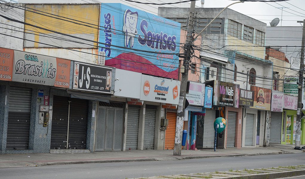 Vitória (ES) - Grande parte do comércio permanece fechado em Vitória. (Tânia Rêgo/Agência Brasil) (Foto: Gisele Federicce) Vitória (ES) - Grande parte do comércio permanece fechado em Vitória. (Tânia Rêgo/Agência Brasil)