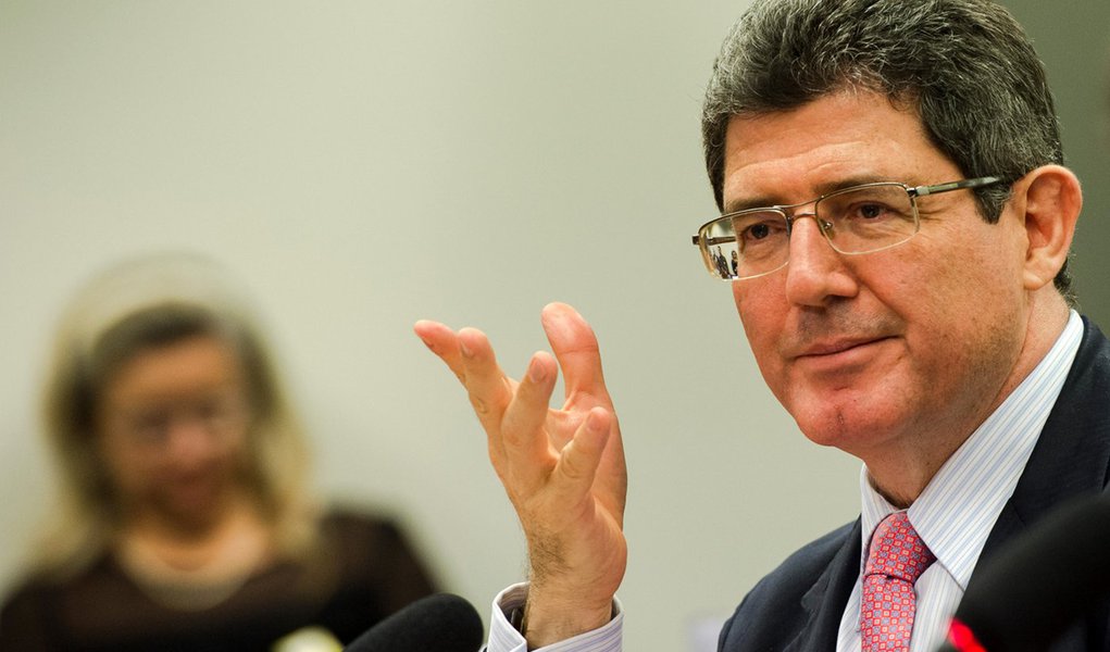Brasília - Ministro da Fazenda, Joaquim Levy participa de audiência da comissão especial - PEC 004/15 - que discute a proposta de emenda à Constituição que prorroga a DRU (Marcelo Camargo/Agência Brasil) (Foto: Gisele Federicce) Brasília - Ministro da Fazenda, Joaquim Levy participa de audiência da comissão especial - PEC 004/15 - que discute a proposta de emenda à Constituição que prorroga a DRU (Marcelo Camargo/Agência Brasil)