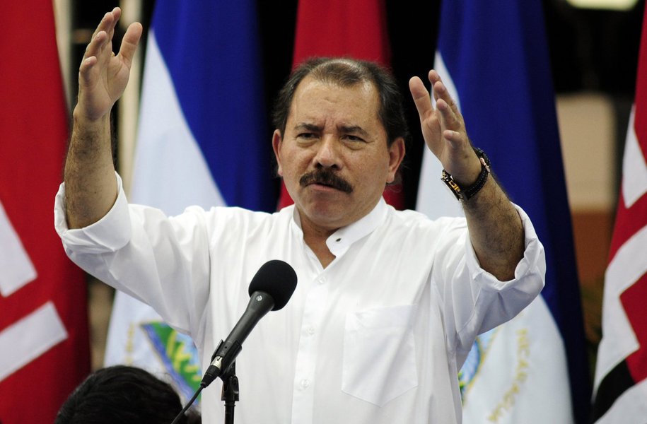 Nicaragua's President Daniel Ortega addresses the audience in Managua October 6, 2011. REUTERS/Jorge Cabrera (NICARAGUA - Tags: POLITICS) (Foto: Reinaldo) Nicaragua's President Daniel Ortega addresses the audience in Managua October 6, 2011. REUTERS/Jorge Cabrera (NICARAGUA - Tags: POLITICS)