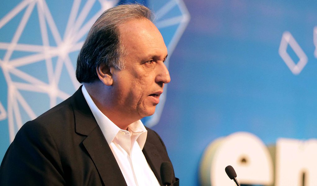 9-08-2015 - Rio de Janeiro - Governador Luiz fernando Pezão participa da abertura de Solenidade de abertura do ENAEX 2015 – Encontro Nacional de Comércio Exterior (Foto: Gisele Federicce) 9-08-2015 - Rio de Janeiro - Governador Luiz fernando Pezão participa da abertura de Solenidade de abertura do ENAEX 2015 – Encontro Nacional de Comércio Exterior