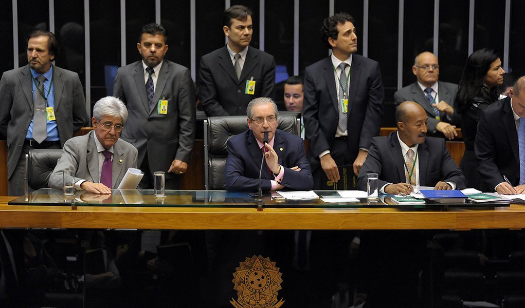 30/06/2015 -Brasília - DF - Brasil - Sessão no plenário da Câmara que discutirá a proposta de redução da Maioridade penal (PEC 171/93). Foto: Gustavo Lima/ Câmara dos Deputados (Foto: Roberta Namour) 30/06/2015 -Brasília - DF - Brasil - Sessão no plenário da Câmara que discutirá a proposta de redução da Maioridade penal (PEC 171/93). Foto: Gustavo Lima/ Câmara dos Deputados