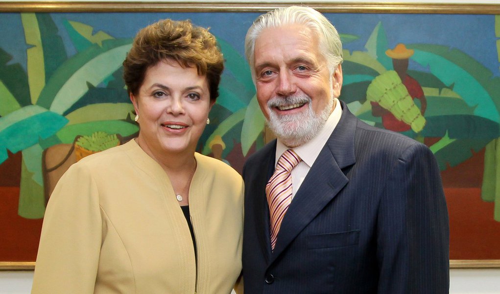 Brasília-DF, 10/02/2011. Presidenta Dilma Rousseff recebe o governador da bahia Jaques Wagner. Foto: Roberto Stucket Filho/PR (Foto: Roberta Namour) Brasília-DF, 10/02/2011. Presidenta Dilma Rousseff recebe o governador da bahia Jaques Wagner. Foto: Roberto Stucket Filho/PR