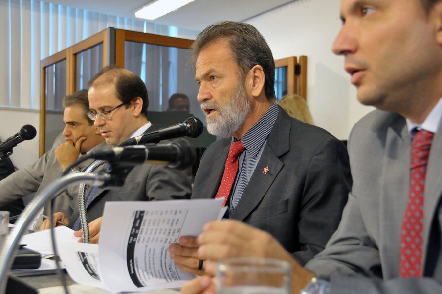 Felipe Atti� (deputado estadual PP/MG), Tiago Ulisses (deputado estadual PV/MG), Durval �ngelo (deputado estadual PT/MG), Arnaldo Silva (deputado estadual PR/MG) (Foto: Luis Mauro Queiroz) Felipe Atti� (deputado estadual PP/MG), Tiago Ulisses (deputado estadual PV/MG), Durval �ngelo (deputado estadual PT/MG), Arnaldo Silva (deputado estadual PR/MG)