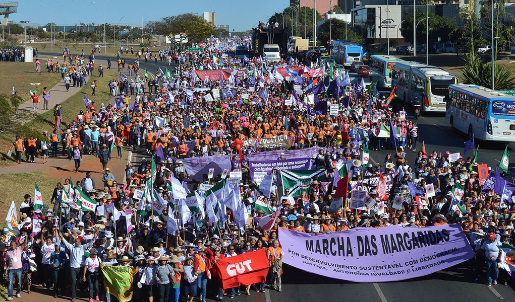 A Marcha das Margaridas iniciou a caminhada em direção à Esplanada dos Ministérios, a mobilização das trabalhadoras rurais saiu do Estádio Nacional Mané Garrincha e seguiu até o Congresso Nacional (José Cruz/Agência Brasil) (Foto: Jacy Afonso) A Marcha das Margaridas iniciou a caminhada em direção à Esplanada dos Ministérios, a mobilização das trabalhadoras rurais saiu do Estádio Nacional Mané Garrincha e seguiu até o Congresso Nacional (José Cruz/Agência Brasil)