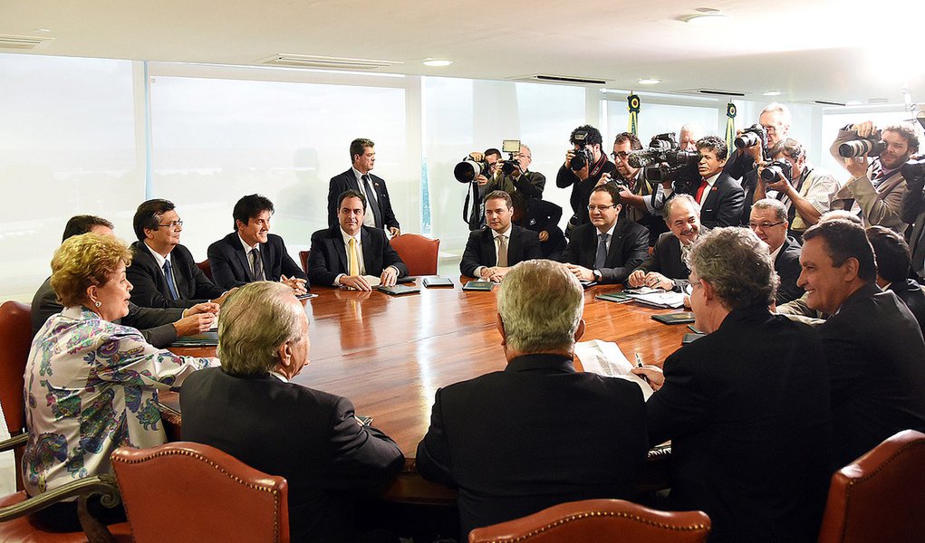 Brasília- DF- Brasil- 25/03/2015- A presidente Dilma reúne-se com os governadores da região Nordeste.
Foto: Humberto Pradera/ SEI (Foto: Paulo Emílio) Brasília- DF- Brasil- 25/03/2015- A presidente Dilma reúne-se com os governadores da região Nordeste.
Foto: Humberto Pradera/ SEI