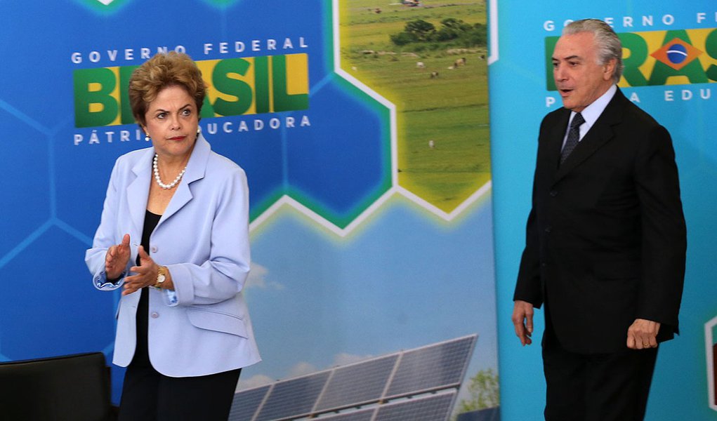 Brasília-DF 11-08-2015 Fotos Lula Marques/Agência PT. Presidenta Dilma durante cerimônia de anúncio do Programa de Investimento em Energia Elétrica (Foto: Paulo Moreira Leite) www.brasil247.com - Brasília-DF 11-08-2015 Fotos Lula Marques/Agência PT. Presidenta Dilma durante cerimônia de anúncio do Programa de Investimento em Energia Elétrica