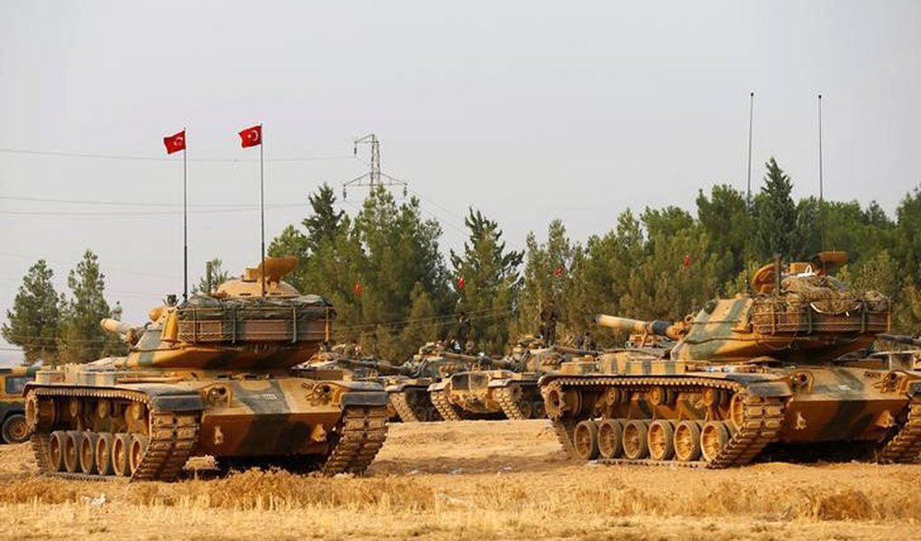 Tanques turcos na fronteira entre Turquia e Síria. 25/08/2016 REUTERS/Umit Bektas (Foto: Paulo Emílio) Tanques turcos na fronteira entre Turquia e Síria. 25/08/2016 REUTERS/Umit Bektas