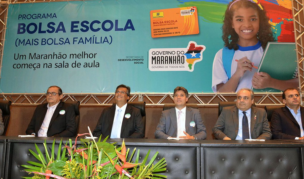Governador Flávio Dino falou do compromisso em garantir dignidade para a população que vive na extrema pobreza. Foto: Karlos Geromy/Secom (Foto: Leonardo Lucena) Governador Flávio Dino falou do compromisso em garantir dignidade para a população que vive na extrema pobreza. Foto: Karlos Geromy/Secom