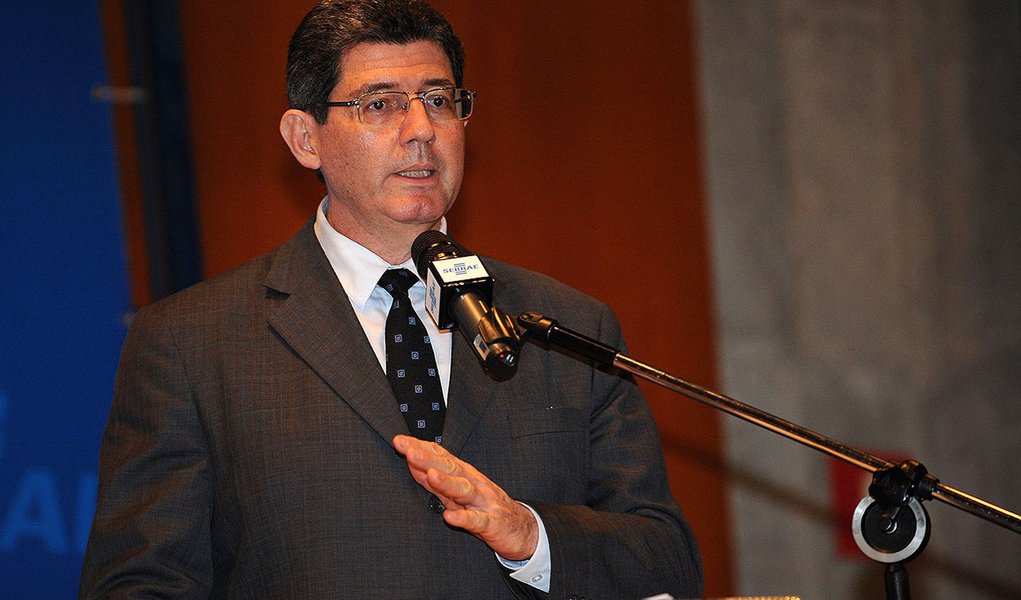Brasília- DF- Brasil- 09/03/2015- Ministro da Fazenda, Joaquim Levy, participa da cerimônia de abertura da 2a Semana Nacional de Educação Financeira do Sebrae. (Fabio Rodrigues Pozzebom/Agência Brasil) (Foto: Roberta Namour) Brasília- DF- Brasil- 09/03/2015- Ministro da Fazenda, Joaquim Levy, participa da cerimônia de abertura da 2a Semana Nacional de Educação Financeira do Sebrae. (Fabio Rodrigues Pozzebom/Agência Brasil)