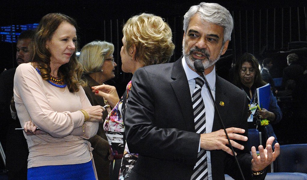 Plenário do Senado durante sessão deliberativa ordinária.
Em pronunciamento, senador Humberto Costa (PT-PE).
Foto: Waldemir Barreto/Agência Senado (Foto: Paulo Emílio) Plenário do Senado durante sessão deliberativa ordinária.
Em pronunciamento, senador Humberto Costa (PT-PE).
Foto: Waldemir Barreto/Agência Senado