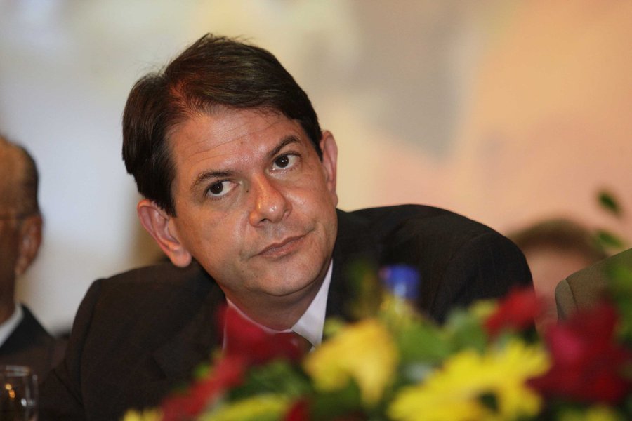 Brasil, Bras�lia, DF. 19/07/2010. O governador do Cear�, Cid Gomes, reunido com lideran�as do PSB, no Hotel Nacional. - Cr�dito:DIDA SAMPAIO/AG�NCIA ESTADO/AE/Codigo imagem:64458 (Foto: Renata Paiva) Brasil, Bras�lia, DF. 19/07/2010. O governador do Cear�, Cid Gomes, reunido com lideran�as do PSB, no Hotel Nacional. - Cr�dito:DIDA SAMPAIO/AG�NCIA ESTADO/AE/Codigo imagem:64458