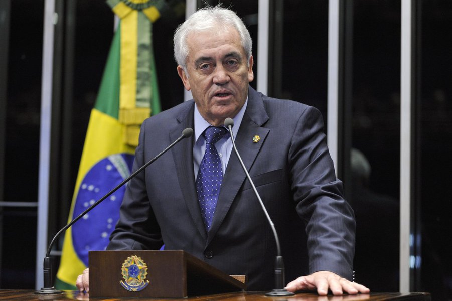 Plenário do Senado Federal durante sessão deliberativa ordinária.
Em discurso na tribuna, senador Otto Alencar (PSD-BA).
Foto: Marcos Oliveira/Agência Senado (Foto: Romulo Faro) Plenário do Senado Federal durante sessão deliberativa ordinária.
Em discurso na tribuna, senador Otto Alencar (PSD-BA).
Foto: Marcos Oliveira/Agência Senado