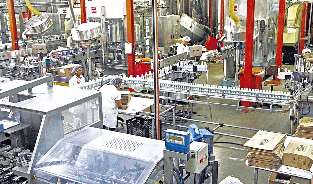 Entre os anos de 2007 e 2014, foram abertas 340 mil novas empresas no estado. Nesse período, houve a geração de 1.286.224 empregos. Segundo maior mercado consumidor do país, o Estado do Rio tem, hoje, R$ 118 bilhões em investimentos em andamento e outros (Foto: José Barbacena) Entre os anos de 2007 e 2014, foram abertas 340 mil novas empresas no estado. Nesse período, houve a geração de 1.286.224 empregos. Segundo maior mercado consumidor do país, o Estado do Rio tem, hoje, R$ 118 bilhões em investimentos em andamento e outros