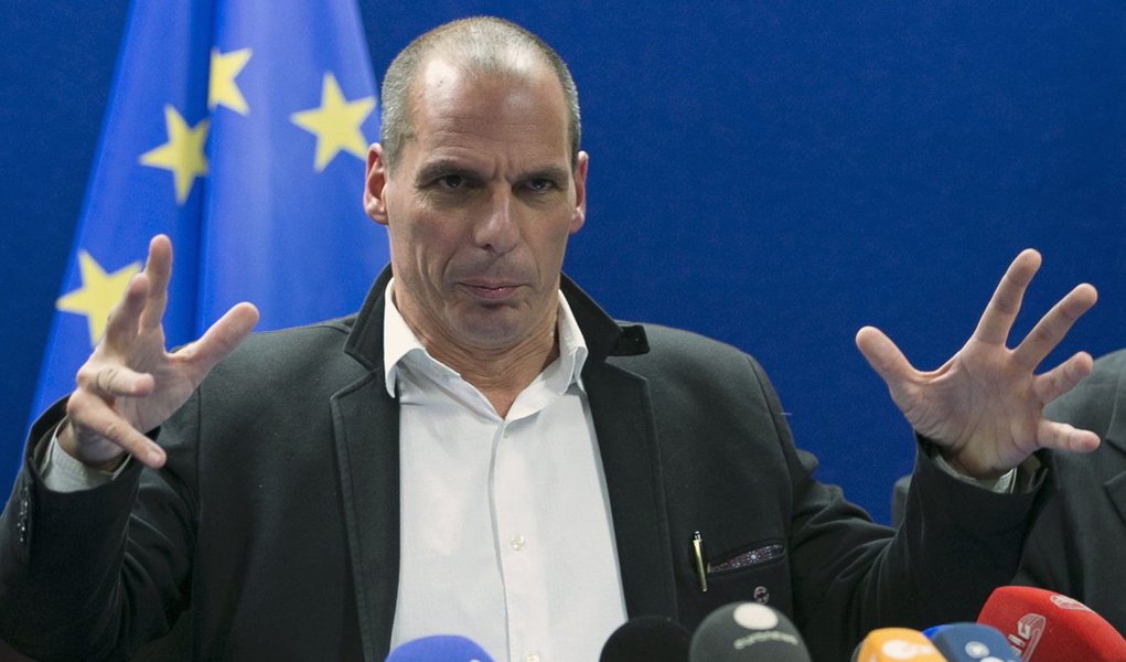 Ministro das Finanças grego, Yanis Varoufakis, concede entrevista em Bruxelas. 20/02/2015 REUTERS/Yves Herman (Foto: Romulo Faro) Ministro das Finanças grego, Yanis Varoufakis, concede entrevista em Bruxelas. 20/02/2015 REUTERS/Yves Herman