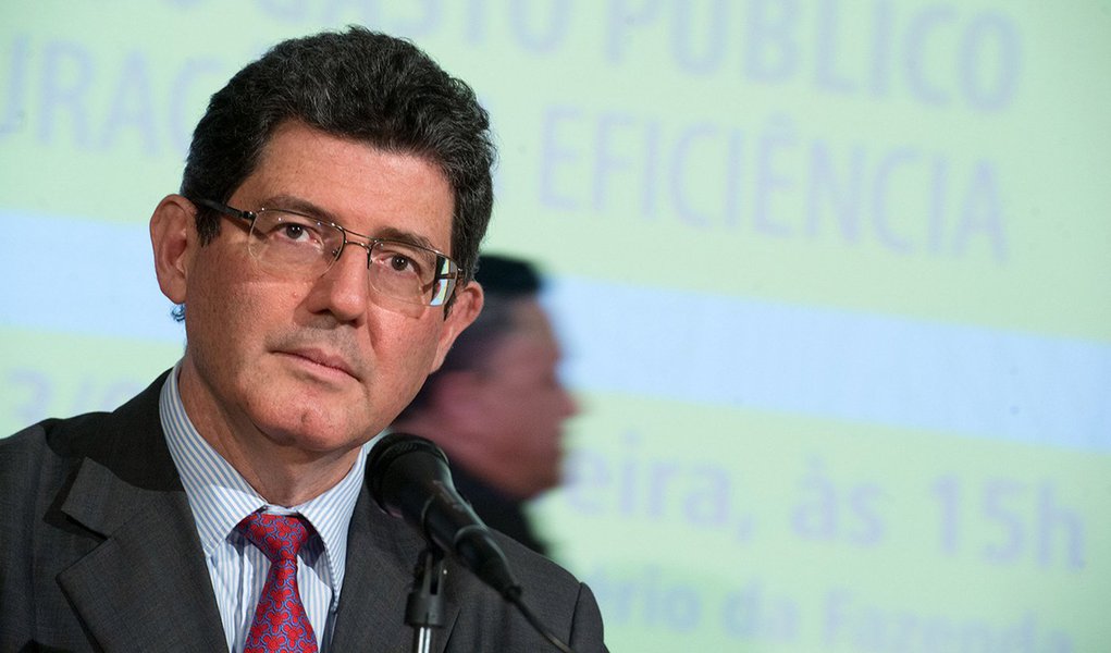 O ministro da Fazenda, Joaquim Levy, participa do lançamento do livro Avaliação da Qualidade do Gasto Público e Mensuração da Eficiência (Marcelo Camargo/Agência Brasil) (Foto: Paulo Emílio) O ministro da Fazenda, Joaquim Levy, participa do lançamento do livro Avaliação da Qualidade do Gasto Público e Mensuração da Eficiência (Marcelo Camargo/Agência Brasil)