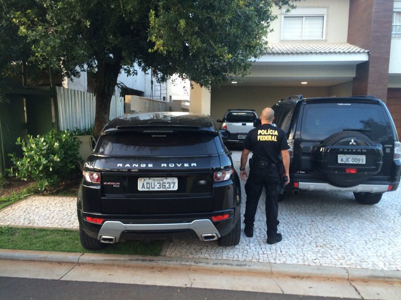 A Polícia Federal divulga, em anexo, release e foto da 11ª Fase da Operação Lava Jato, deflagrada nesta manhã em diversos estados do país - denominada " A Origem". Foto: Polícia Federal/ Curitiba (Foto: Paulo Emílio) A Polícia Federal divulga, em anexo, release e foto da 11ª Fase da Operação Lava Jato, deflagrada nesta manhã em diversos estados do país - denominada " A Origem". Foto: Polícia Federal/ Curitiba
