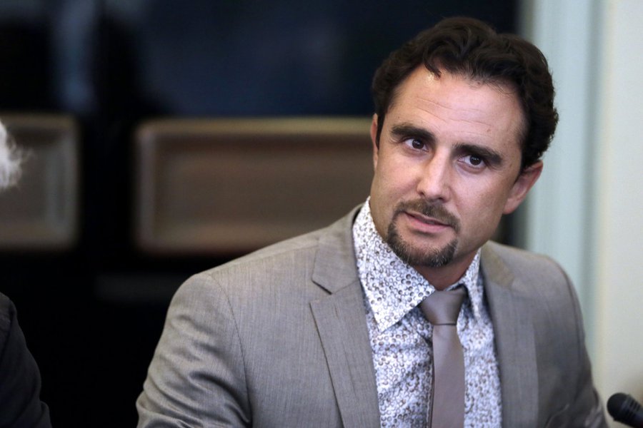 Former French employee of HSBC Private Bank Herve Falciani is seen on July 2, 2013 during his audition at the National Assembly, in Paris. Falciani was auditionned by socialist deputees Yann Galut and Sandrine Mazetier after being allowed to enter France (Foto: Romulo Faro) Former French employee of HSBC Private Bank Herve Falciani is seen on July 2, 2013 during his audition at the National Assembly, in Paris. Falciani was auditionned by socialist deputees Yann Galut and Sandrine Mazetier after being allowed to enter France