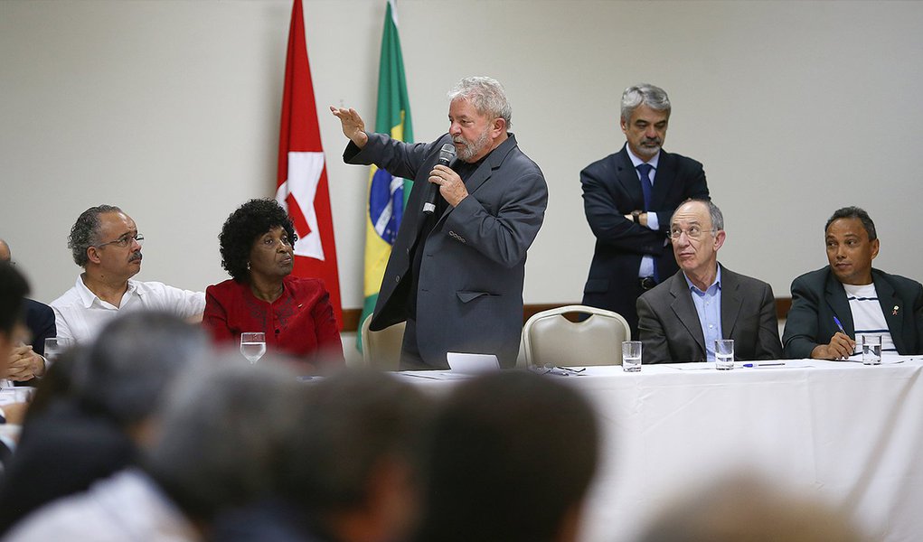 Brasília- DF- Brasil- 29/06/2015- O ex-presidente Luiz Inácio Lula da Silva, se reúne, com as bancadas do PT no Senado e na Câmara. Foto: Ricardo Stuckert/ Instituto Lula (Foto: Roberta Namour) Brasília- DF- Brasil- 29/06/2015- O ex-presidente Luiz Inácio Lula da Silva, se reúne, com as bancadas do PT no Senado e na Câmara. Foto: Ricardo Stuckert/ Instituto Lula