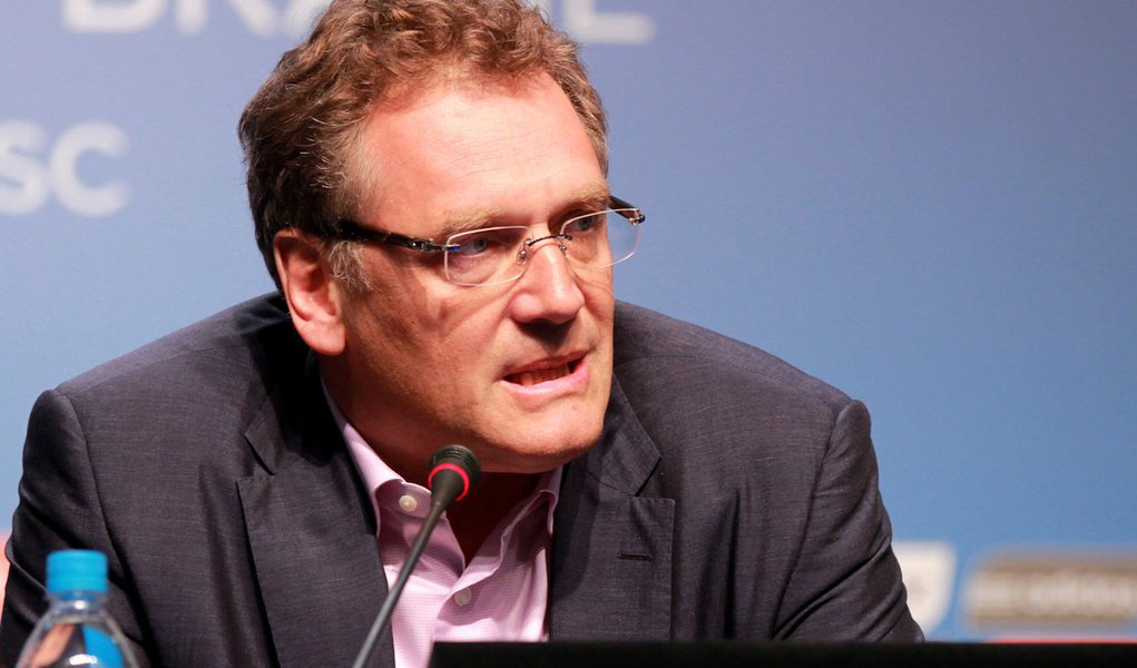 Curitiba- PR, 18/02/2014- Coletiva de imprensa confirma a participação de Curitiba como sede da Copa do Mundo da FIFA 2014. Participaram o secretário-geral da FIFA, Jérôme Valcke. Foto: Danilo Borges/ Portal da Copa (Foto: Gisele Federicce) Curitiba- PR, 18/02/2014- Coletiva de imprensa confirma a participação de Curitiba como sede da Copa do Mundo da FIFA 2014. Participaram o secretário-geral da FIFA, Jérôme Valcke. Foto: Danilo Borges/ Portal da Copa
