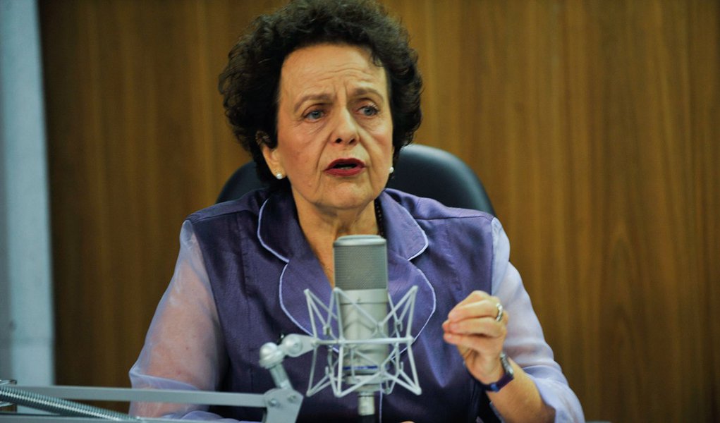 A ministra da Secretaria de PolÃticas para as Mulheres, Eleonora Menicucci é a entrevistada do programa Bom Dia, Ministro (Elza Fiúza/Agência Brasil) (Foto: Leonardo Attuch) www.brasil247.com - A ministra da Secretaria de PolÃticas para as Mulheres, Eleonora Menicucci é a entrevistada do programa Bom Dia, Ministro (Elza Fiúza/Agência Brasil)