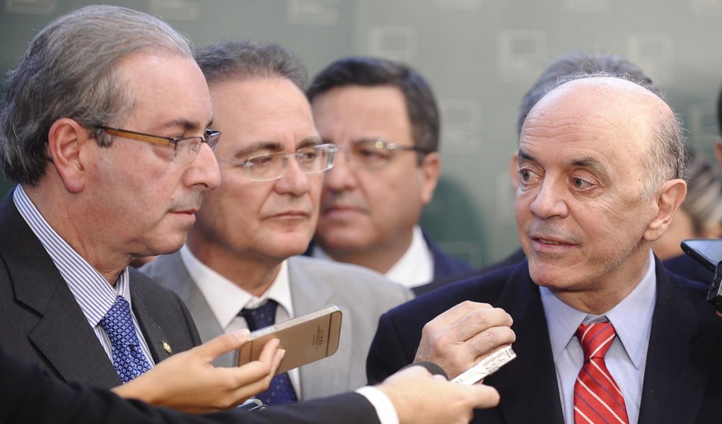 Presidente do Senado Federal, senador Renan Calheiros (PMDB-AL) e o presidente da Câmara dos Deputados, Eduardo Cunha (PMDB-RJ) concedem entrevista após reunião sobre pauta federativa.
senador José Serra (PSDB-SP) concede entrevista.
Foto: Marcos Ol (Foto: Leonardo Attuch) Presidente do Senado Federal, senador Renan Calheiros (PMDB-AL) e o presidente da Câmara dos Deputados, Eduardo Cunha (PMDB-RJ) concedem entrevista após reunião sobre pauta federativa.
senador José Serra (PSDB-SP) concede entrevista.
Foto: Marcos Ol