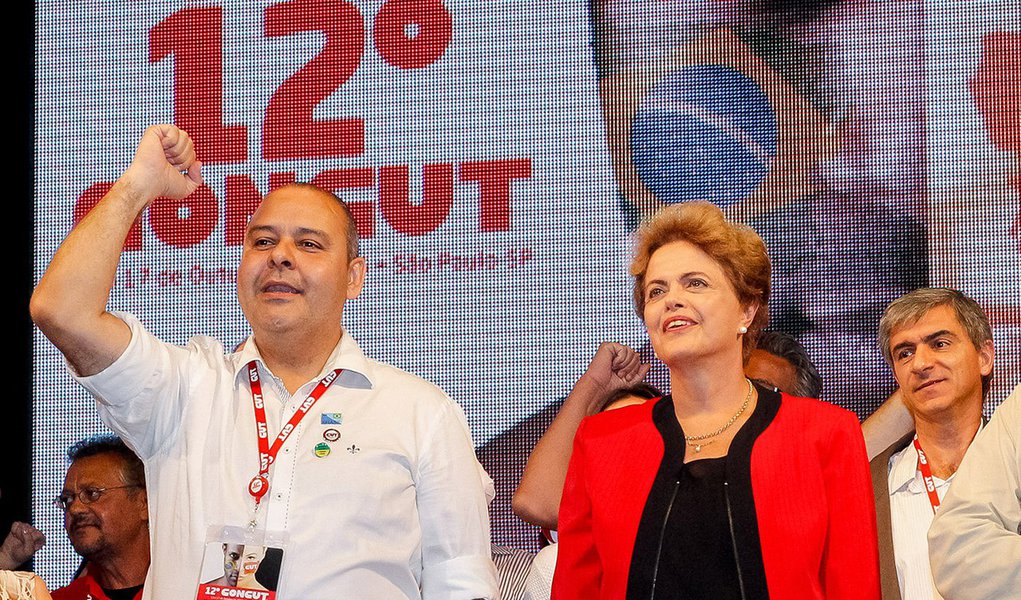 São Paulo - SP, 13/10/2015. Presidenta Dilma Rousseff, durante cerimônia de abertura do 12º Congresso Nacional da CUT - CONCUT. Foto: Roberto Stuckert Filho/PR (Foto: Gisele Federicce) www.brasil247.com - São Paulo - SP, 13/10/2015. Presidenta Dilma Rousseff, durante cerimônia de abertura do 12º Congresso Nacional da CUT - CONCUT. Foto: Roberto Stuckert Filho/PR