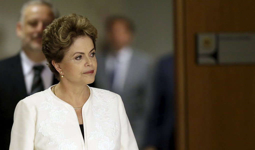 Presidente Dilma Rousseff no Palácio do Planalto, em BrasÃlia. 02/12/2015 REUTERS/Ueslei Marcelino (Foto: Pedro Maciel) www.brasil247.com - Presidente Dilma Rousseff no Palácio do Planalto, em BrasÃlia. 02/12/2015 REUTERS/Ueslei Marcelino