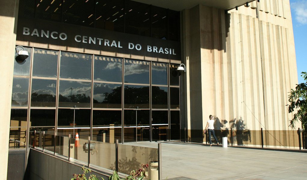 BRASÍLIA, DF, 01.07.2011: BANCO CENTRAL DO BRASIL - Vista do Banco Central do Brasil (BC ou BACEN), em Brasília. (Foto: Bia Fanelli/Folhapress) (Foto: Paulo Emílio) BRASÍLIA, DF, 01.07.2011: BANCO CENTRAL DO BRASIL - Vista do Banco Central do Brasil (BC ou BACEN), em Brasília. (Foto: Bia Fanelli/Folhapress)