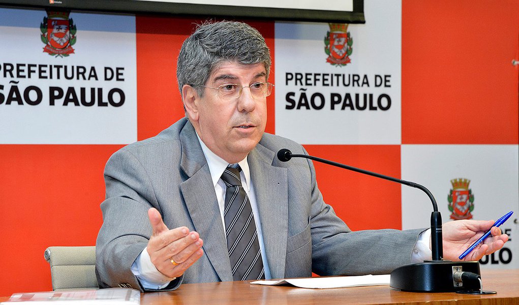 2013-10-03- COLETIVA IPTU - SEC.ANTONIO DONATO APRESENTA OS NOVOS CALCULOS DO IPTU DO MUNICIPIO DE SAO APULO - FOT FERNANDO PEREIRA - SECOM (Foto: Roberta Namour) 2013-10-03- COLETIVA IPTU - SEC.ANTONIO DONATO APRESENTA OS NOVOS CALCULOS DO IPTU DO MUNICIPIO DE SAO APULO - FOT FERNANDO PEREIRA - SECOM