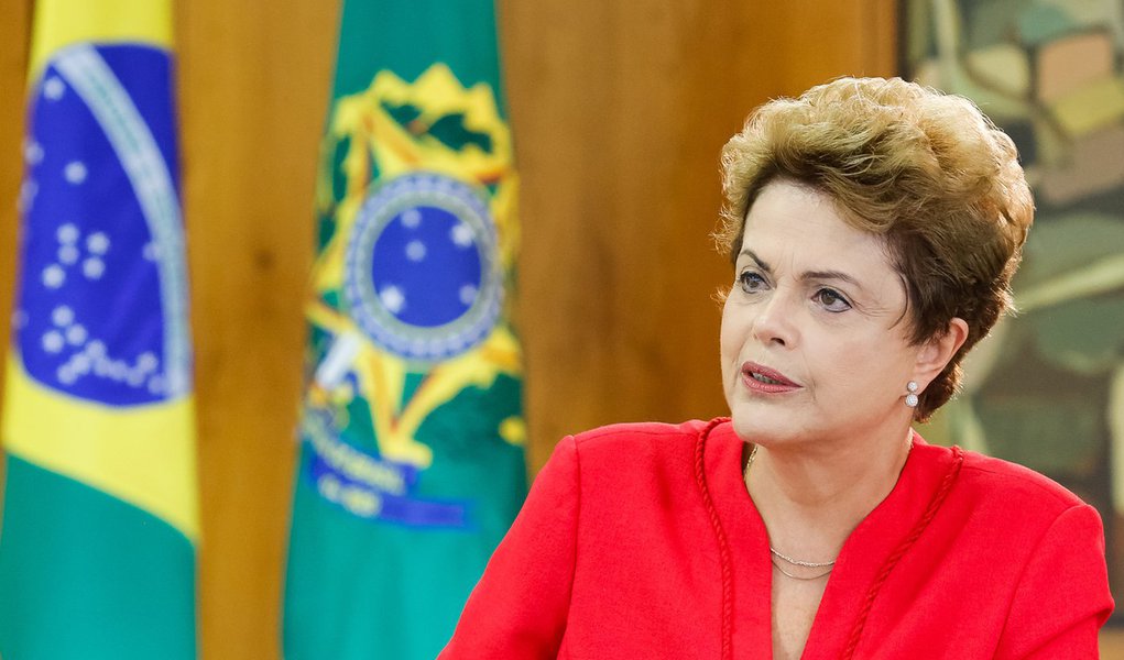 Brasília - DF, 05/06/2015. Presidenta Dilma Rousseff durante entrevista à TV France 24. Foto: Roberto Stuckert Filho/PR. (Foto: Tereza Cruvinel) www.brasil247.com - Brasília - DF, 05/06/2015. Presidenta Dilma Rousseff durante entrevista à TV France 24. Foto: Roberto Stuckert Filho/PR.