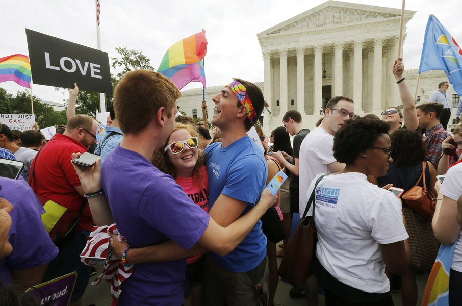 Apoiadores do movimento dos direitos dos gays nos EUA comemoram decisão da Suprema Corte. 26/06/2015 REUTERS/Jim Bourg (Foto: Gisele Federicce) Apoiadores do movimento dos direitos dos gays nos EUA comemoram decisão da Suprema Corte. 26/06/2015 REUTERS/Jim Bourg