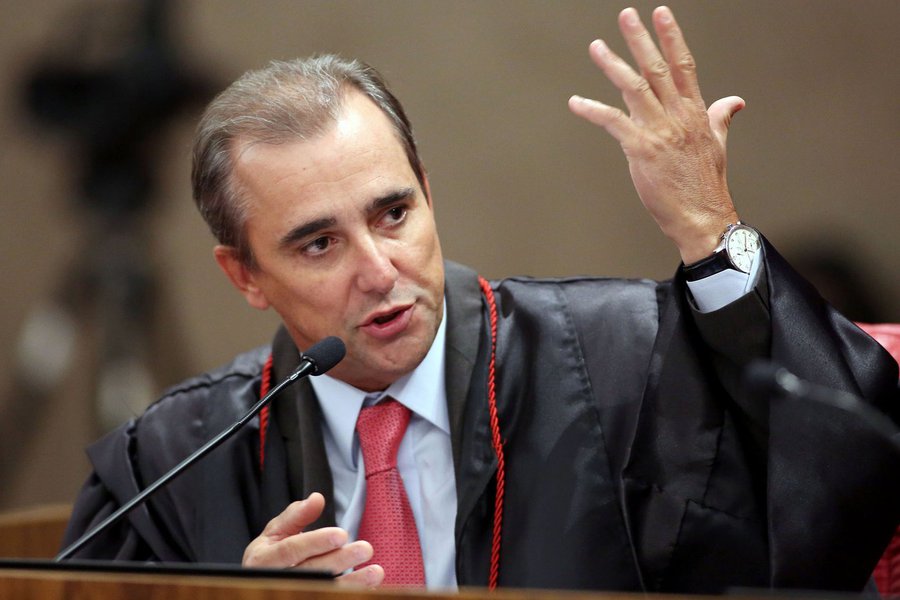 Ministro Admar Gonzaga durante sess�o plen�ria do TSE. Bras�lia-DF 03/09/2014 Foto: Roberto Jayme/ASICS/TSE (Foto: Paulo Emílio) Ministro Admar Gonzaga durante sess�o plen�ria do TSE. Bras�lia-DF 03/09/2014 Foto: Roberto Jayme/ASICS/TSE
