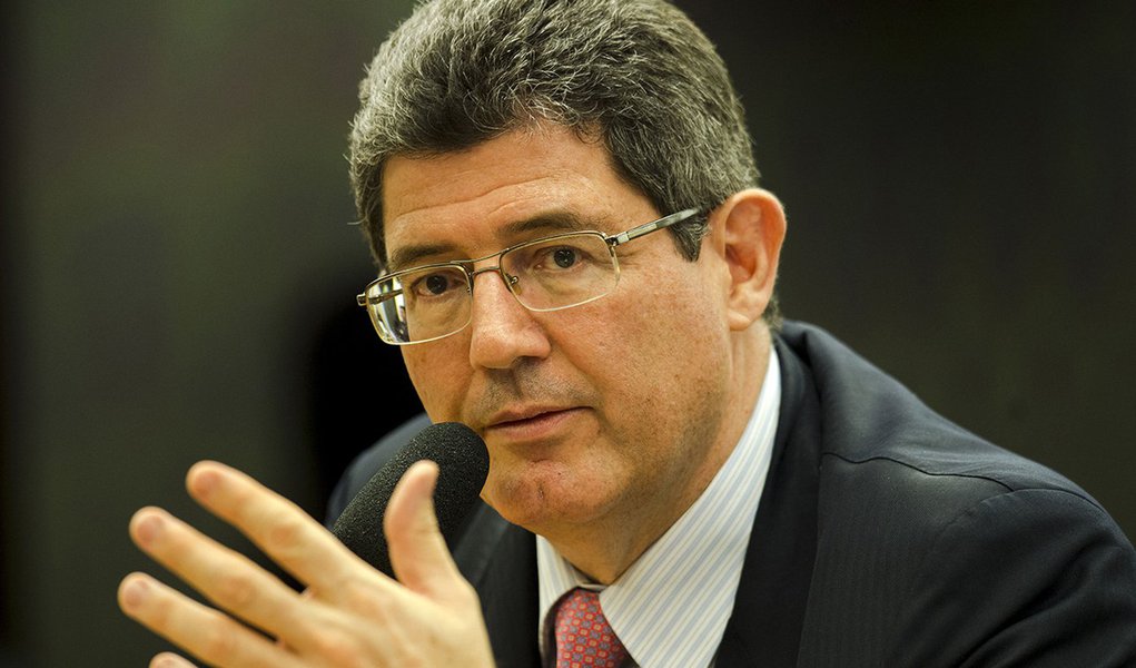 Brasília - Ministro da Fazenda, Joaquim Levy participa de audiência da comissão especial - PEC 004/15 - que discute a proposta de emenda à Constituição que prorroga a DRU (Marcelo Camargo/Agência Brasil) (Foto: Paulo Emílio) Brasília - Ministro da Fazenda, Joaquim Levy participa de audiência da comissão especial - PEC 004/15 - que discute a proposta de emenda à Constituição que prorroga a DRU (Marcelo Camargo/Agência Brasil)