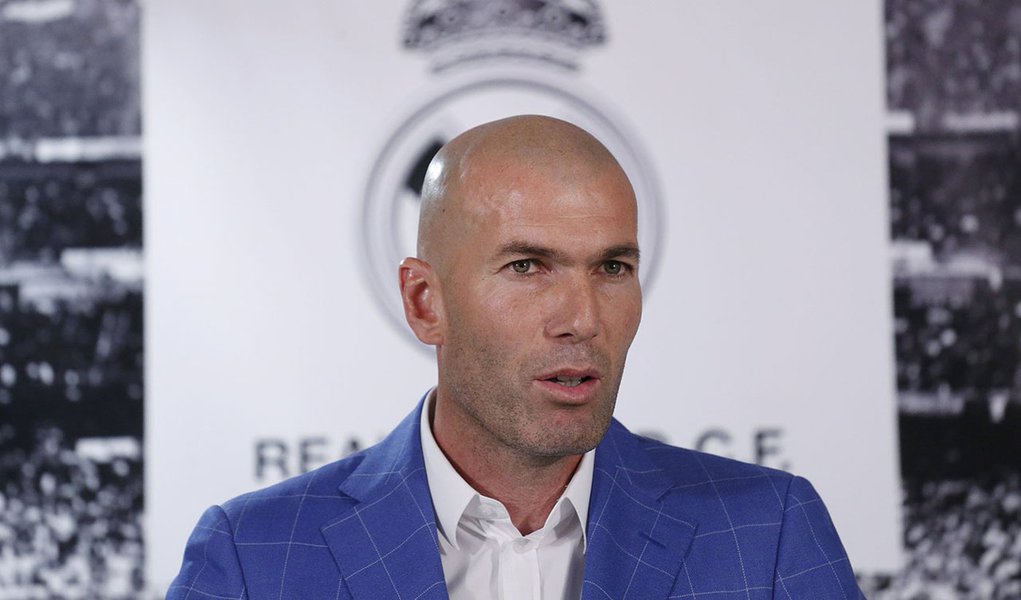 Zidane, novo técnico do Real Madrid, durante coletva no Santiago Bernabeu 4/1/2016 REUTERS/Juan Medina (Foto: Gisele Federicce) Zidane, novo técnico do Real Madrid, durante coletva no Santiago Bernabeu 4/1/2016 REUTERS/Juan Medina