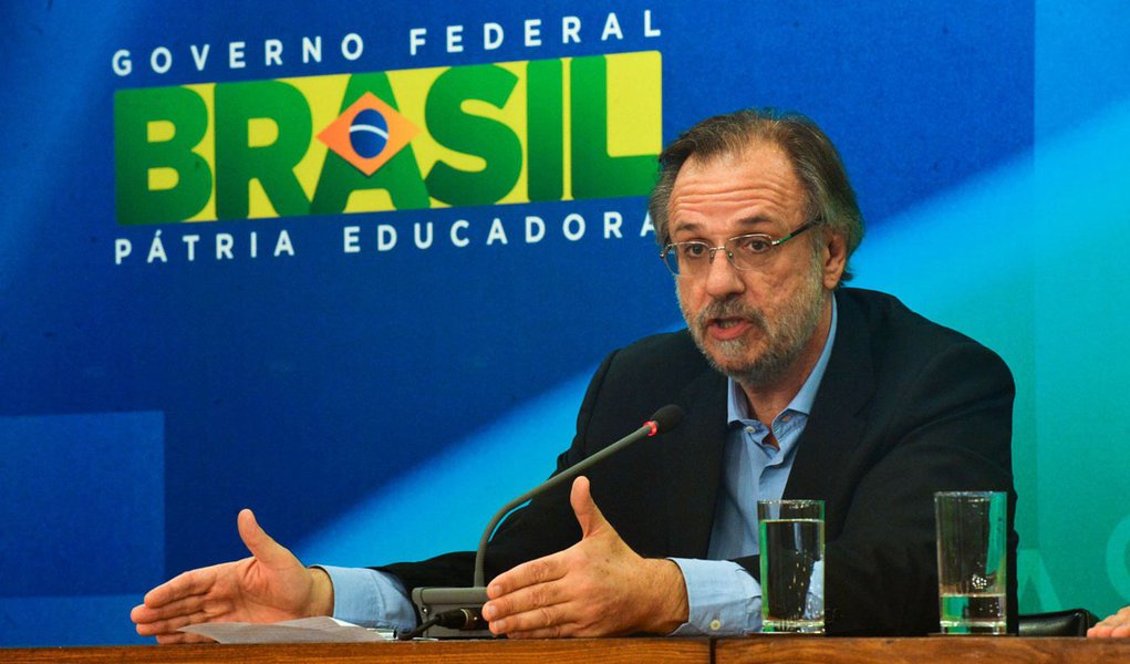 Brasília- DF- Brasil- 15/03/2015- Após protestos realizados em todo o país, os ministros da Secretaria-Geral da Presidência, Miguel Rossetto, e da Justiça, José Eduardo Cardozo, fazem pronunciamento (José Cruz/Agência Brasil) (Foto: Roberta Namour) Brasília- DF- Brasil- 15/03/2015- Após protestos realizados em todo o país, os ministros da Secretaria-Geral da Presidência, Miguel Rossetto, e da Justiça, José Eduardo Cardozo, fazem pronunciamento (José Cruz/Agência Brasil)