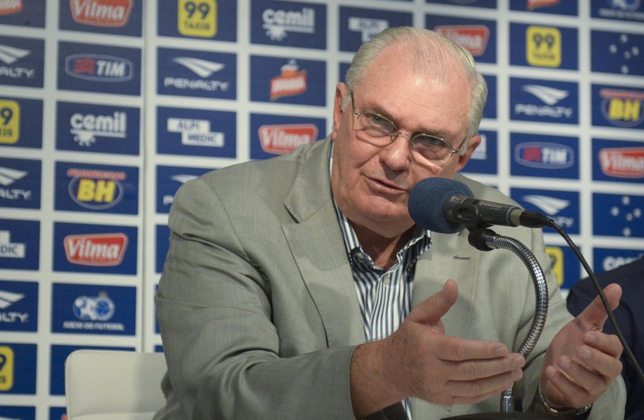 BELO HORIZONTE / BRASIL - 30.09.2015 - Thiago Scuro, novo Diretor de Futebol do Cruzeiro Esporte Clube, é apresentado, na Toca da Raposa II. © Washington Alves/Light Press/Cruzeiro (Foto: Luis Mauro Queiroz) BELO HORIZONTE / BRASIL - 30.09.2015 - Thiago Scuro, novo Diretor de Futebol do Cruzeiro Esporte Clube, é apresentado, na Toca da Raposa II. © Washington Alves/Light Press/Cruzeiro