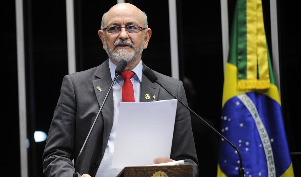 Plenário do Senado Federal durante sessão deliberativa extraordinária. Em discurso, senador Donizeti Nogueira (PT-TO). Foto: Jefferson Rudy/Agência Senado (Foto: Aquiles Lins) Plenário do Senado Federal durante sessão deliberativa extraordinária. Em discurso, senador Donizeti Nogueira (PT-TO). Foto: Jefferson Rudy/Agência Senado