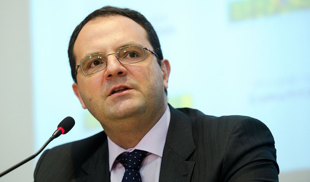 Brasília - O ministro do Planejamento, Nelson Barbosa, durante o lançamento da Consulta Pública para debater a revisão do modelo de prestação de serviços de telecomunicações (Marcelo Camargo/Agência Brasil) (Foto: Paulo Emílio) Brasília - O ministro do Planejamento, Nelson Barbosa, durante o lançamento da Consulta Pública para debater a revisão do modelo de prestação de serviços de telecomunicações (Marcelo Camargo/Agência Brasil)