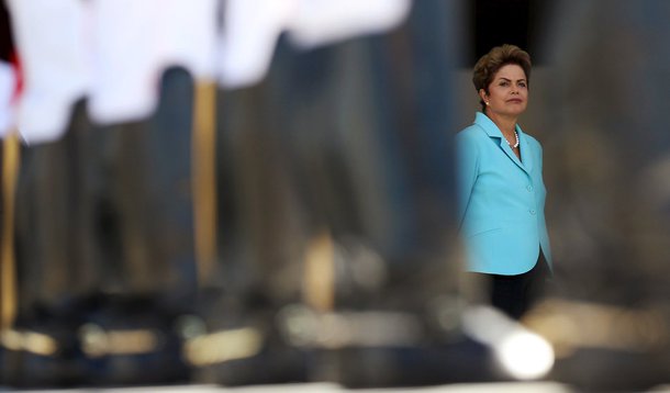 Presidente Dilma Rousseff aguarda a chanceler alemã, Angela Merkel, no Palácio do Planalto, em BrasÃlia, nesta quinta-feira. 20/08/2015 REUTERS/Adriano Machado (Foto: Alex Solnik) Presidente Dilma Rousseff aguarda a chanceler alemã, Angela Merkel, no Palácio do Planalto, em BrasÃlia, nesta quinta-feira. 20/08/2015 REUTERS/Adriano Machado