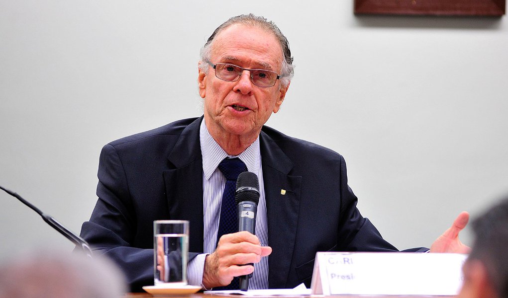 Presidente do Comitê Olímpico do Brasil (COB), Carlos Arthur Nuzman - Audiência pública sobre o Legado Esportivo dos Jogos Olímpicos Data: 27/05/2015 - Foto: Zeca Ribeiro / Câmara dos Deputados (Foto: Aquiles Lins) Presidente do Comitê Olímpico do Brasil (COB), Carlos Arthur Nuzman - Audiência pública sobre o Legado Esportivo dos Jogos Olímpicos Data: 27/05/2015 - Foto: Zeca Ribeiro / Câmara dos Deputados