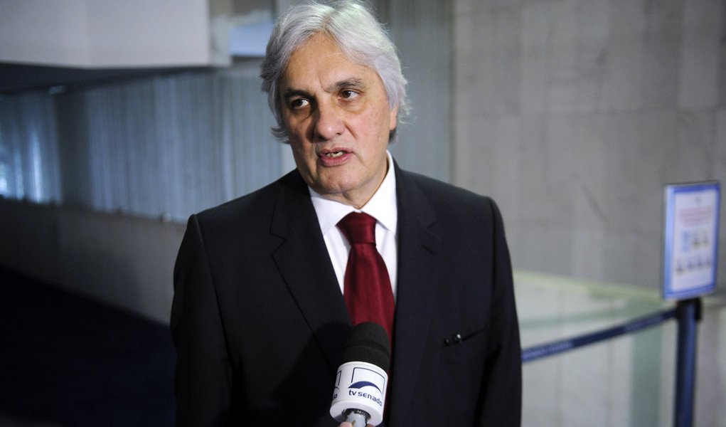 Senador Delcídio do Amaral (PT-MS) concede entrevista no Senado Federal. Foto: Jefferson Rudy/Agência Senado (Foto: Paulo Emílio) Senador Delcídio do Amaral (PT-MS) concede entrevista no Senado Federal. Foto: Jefferson Rudy/Agência Senado
